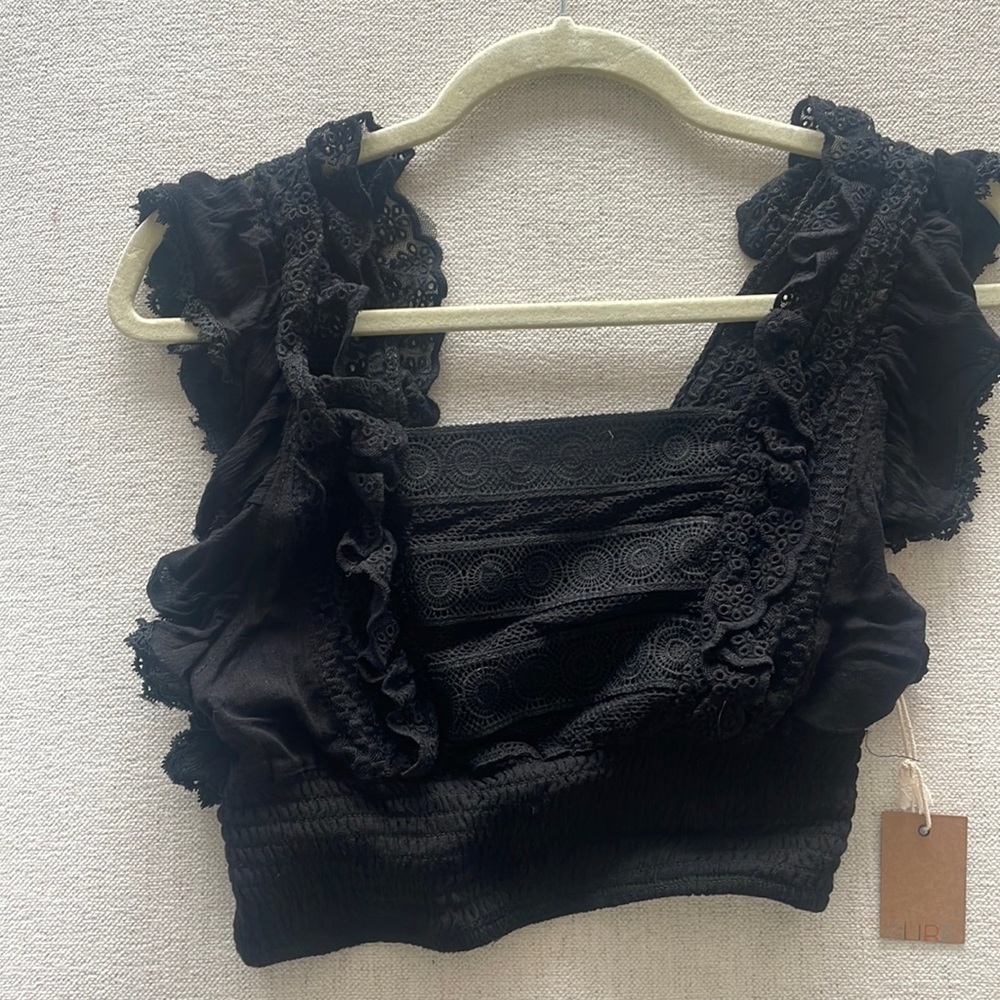 Black cropped shirt
